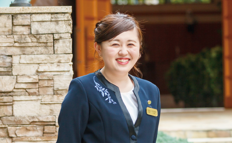 現場の第一線で活躍する卒業生たち 東京ウェディング ホテル専門学校 ブライダル 国際ホテリエのプロを目指す